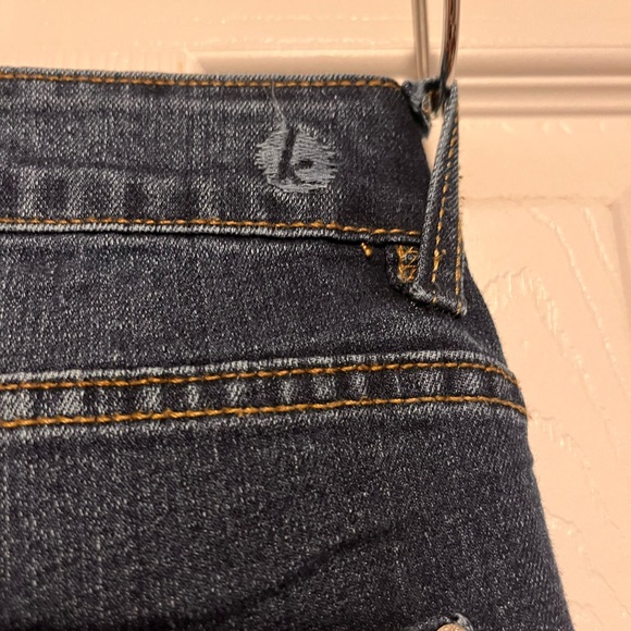 Kensie Jeans With Flowers - Picture 8 of 8